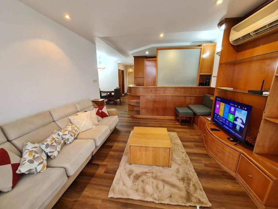 Lovely Waterfront Riverbank Suite With Pool A2 クチン エクステリア 写真