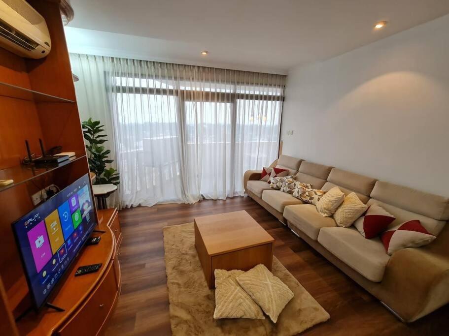 Lovely Waterfront Riverbank Suite With Pool A2 クチン エクステリア 写真
